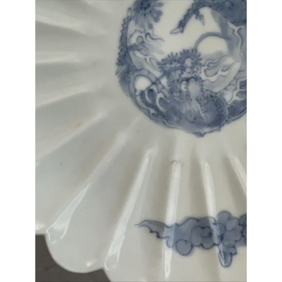 Arita‎ Scalloped Imari Plate Antique Japanese, Dragon And Clouds Blue And White - Picture 3 of 5